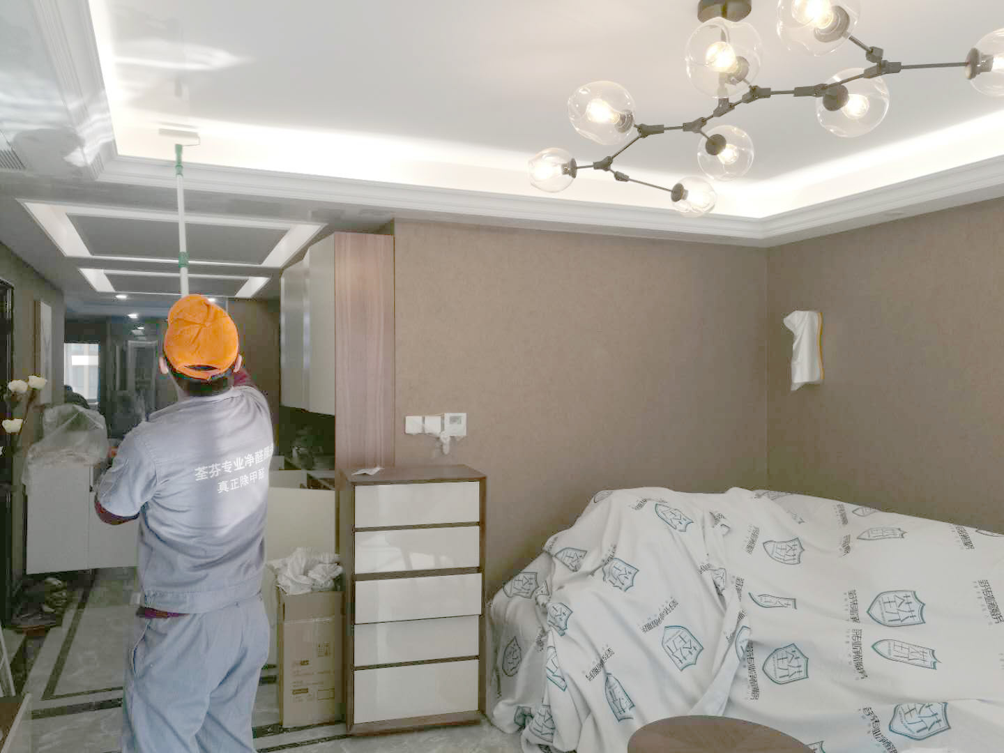 客餐廳頂面滾筒全方位施工 客餐廳頂面滾筒全方位施工