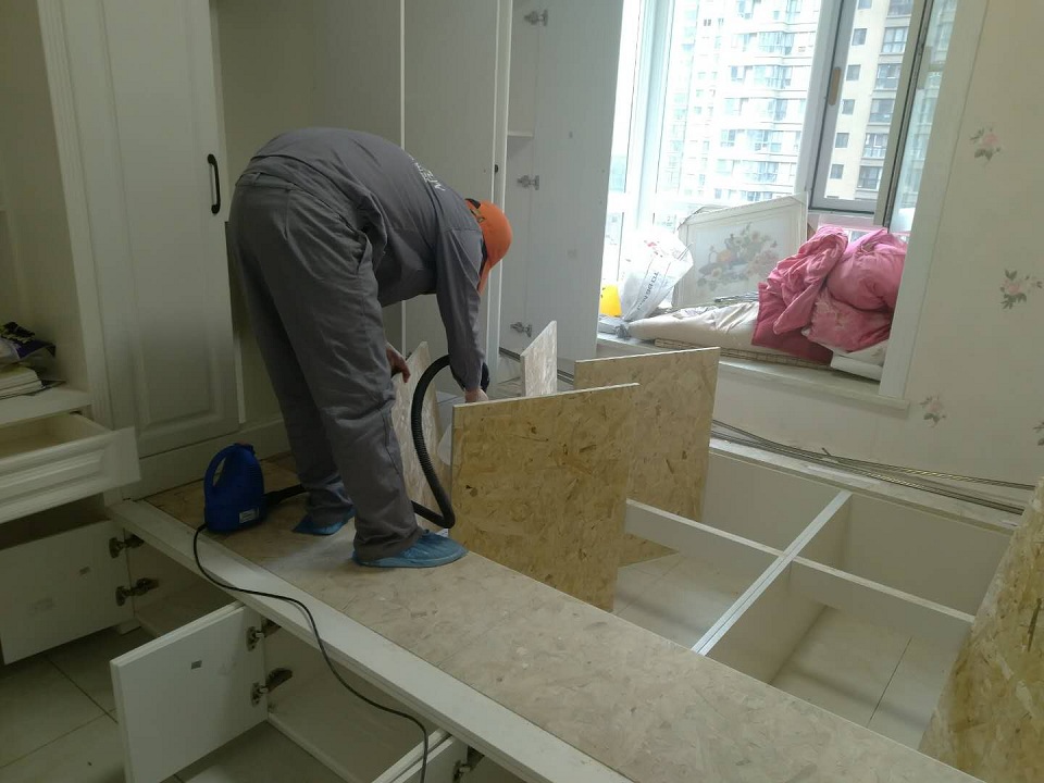 臥室榻榻米重點污染源噴涂施工 臥室榻榻米重點污染源噴涂施工