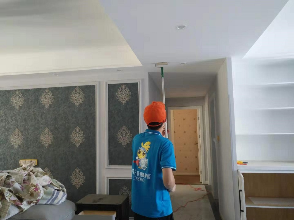 客餐廳過道頂面滾筒全方位施工治理 客餐廳過道頂面滾筒全方位施工治理