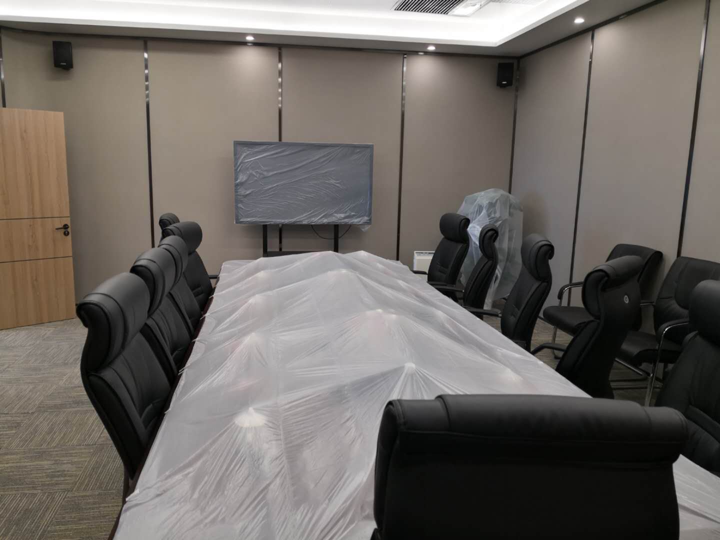 會議室電視桌子保護 會議室電視桌子保護