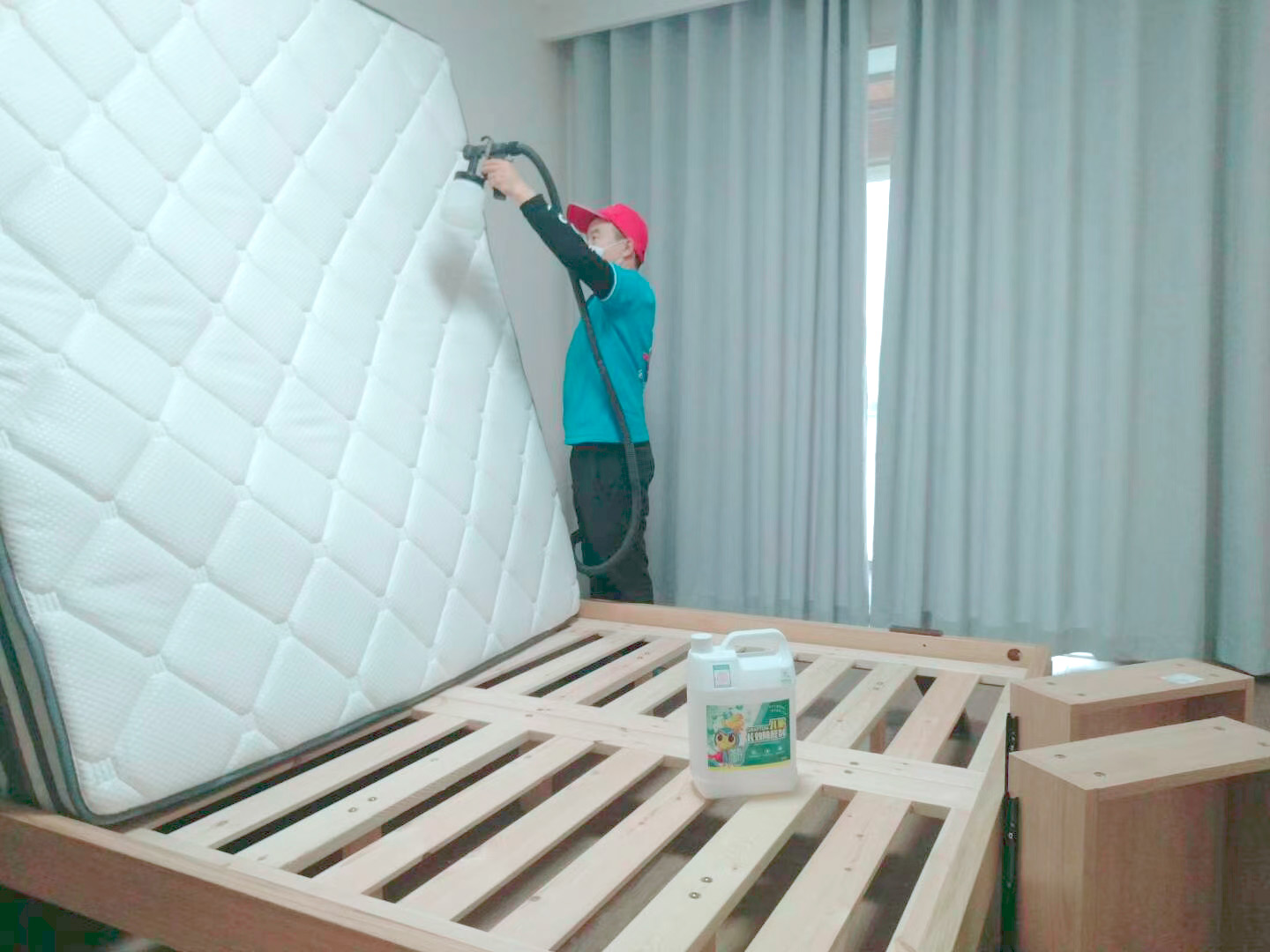 臥室床墊噴槍施工治理甲醛 臥室床墊噴槍施工治理甲醛