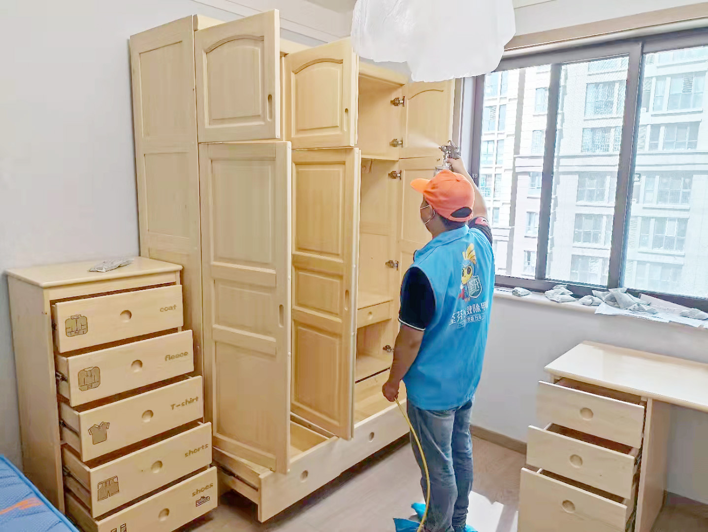 臥室衣柜噴槍施工治理 臥室衣柜噴槍施工治理