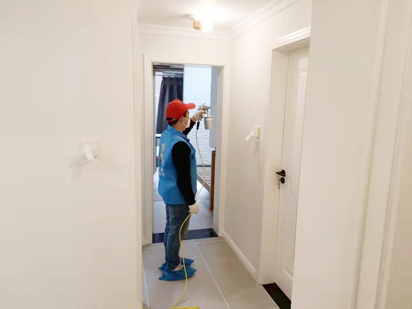 客廳過道墻面噴槍施工 客廳過道墻面噴槍施工
