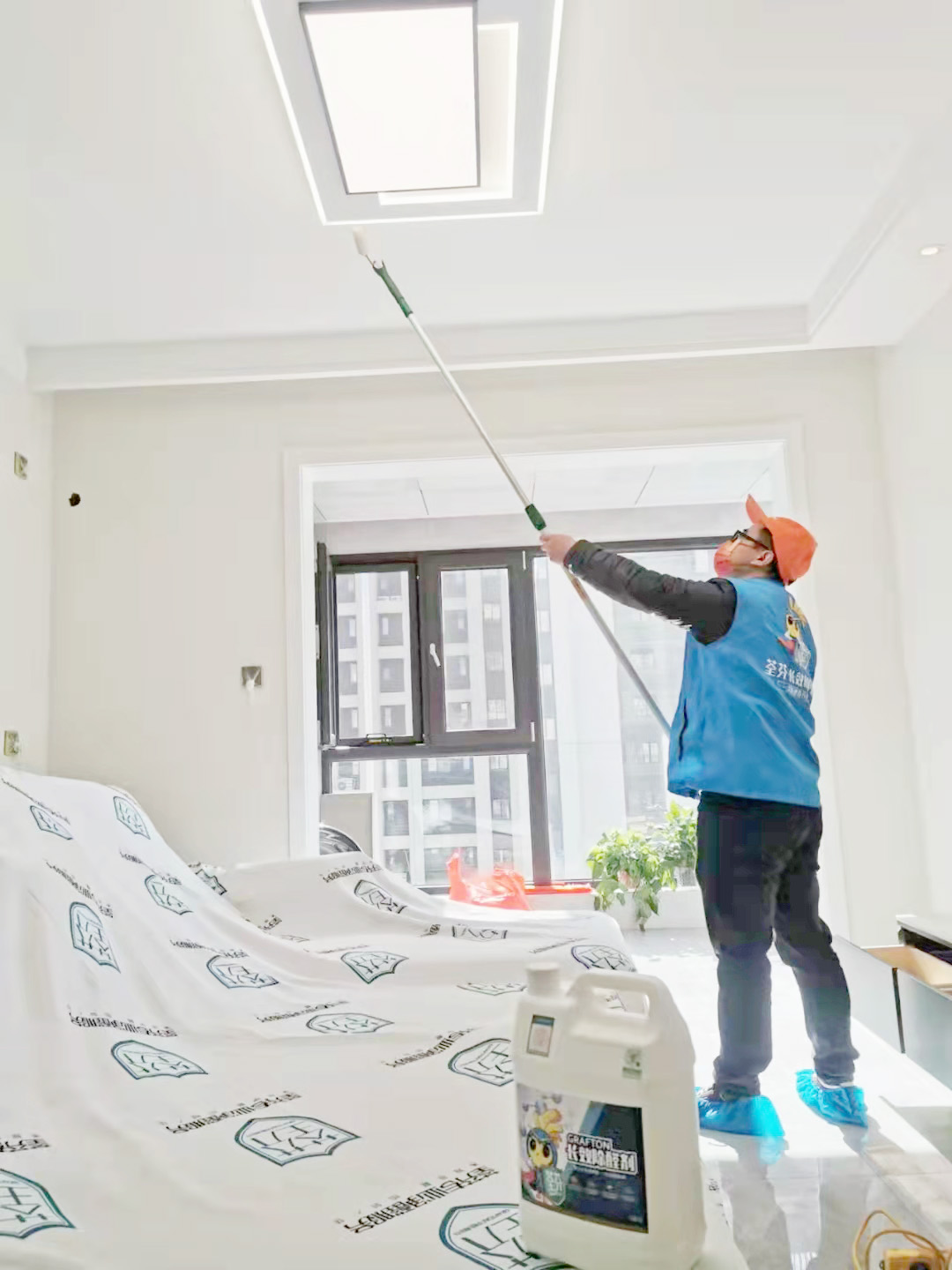 客廳頂面滾筒施工治理甲醛 客廳頂面滾筒施工治理甲醛