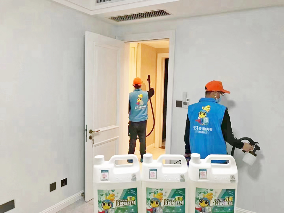 臥室墻面壁紙噴涂施工治理 臥室墻面壁紙噴涂施工治理